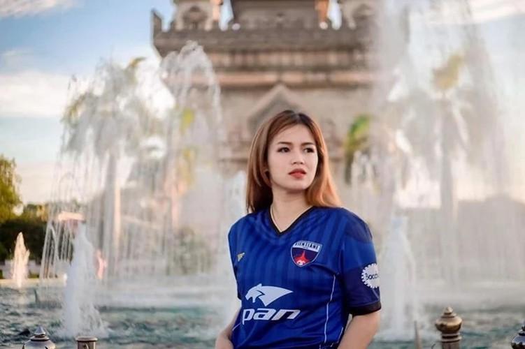 Madam Bo từng chia sẻ rằng, cô luôn đặt lợi ích dân tộc lên trên hết. Tại giải U23 Đông Nam Á tại Campuchia hồi đầu năm, khi Lào vào bán kết gặp Thái Lan, nữ đại gia này tuyên bố thưởng 40 triệu Kíp nếu các chàng trai trẻ của Lào giành chiến thắng.