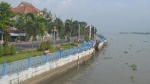 Vĩnh Long: Sà lan tông vào bờ kè phường 1, TP Vĩnh Long