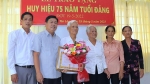 Cà Mau trao 270 huy hiệu Đảng nhân ngày sinh Chủ tịch Hồ Chí Minh