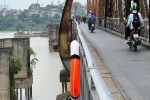 Đơn vị quản lý lên tiếng về vụ hơn nửa phao cứu sinh trên những cây cầu ở Hà Nội 'không cánh mà bay'