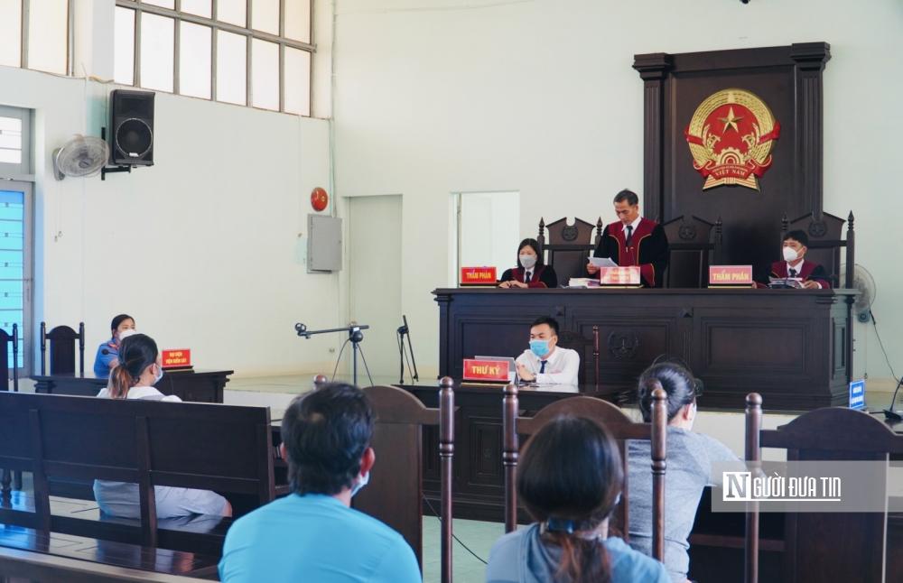 Quang cảnh phiên toà xét xử ngày 18/5.