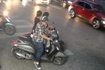 Truy xét kẻ sàm sỡ cô gái trẻ ngay giữa phố ở Hà Nội