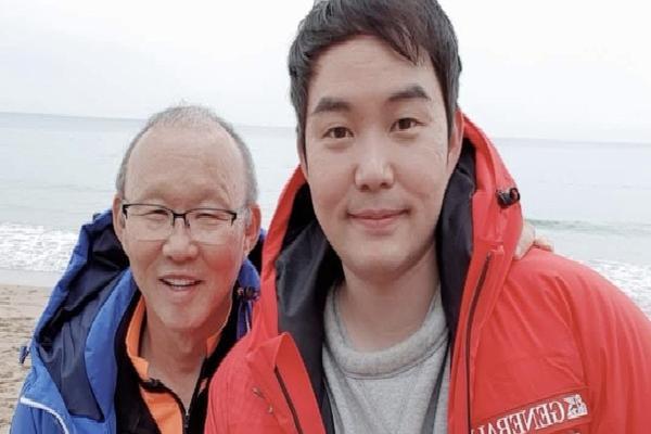 Thầy Park hé lộ điều bất ngờ về con trai, cảm ơn người vợ gắn bó keo sơn suốt 40 năm