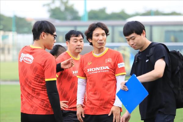Trần Văn Công: 'HLV Gong Oh-kyun muốn U23 Việt Nam đá sơ đồ 4-3-3'