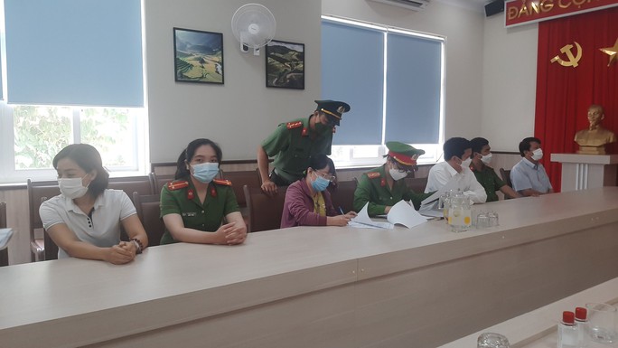 Cơ quan chức năng thi hành các quyết định khởi tố, lệnh bắt tạm giam tại CDC Đắk Lắk.