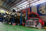 Garage ôtô quá tải sau trận mưa lớn ở Hà Nội
