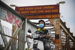 Hiện trạng xuống cấp ở cây cầu sắt 'già' nhất Việt Nam