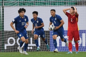 Suphanat: 'Chúng tôi may mắn mới có điểm trước U23 Việt Nam'