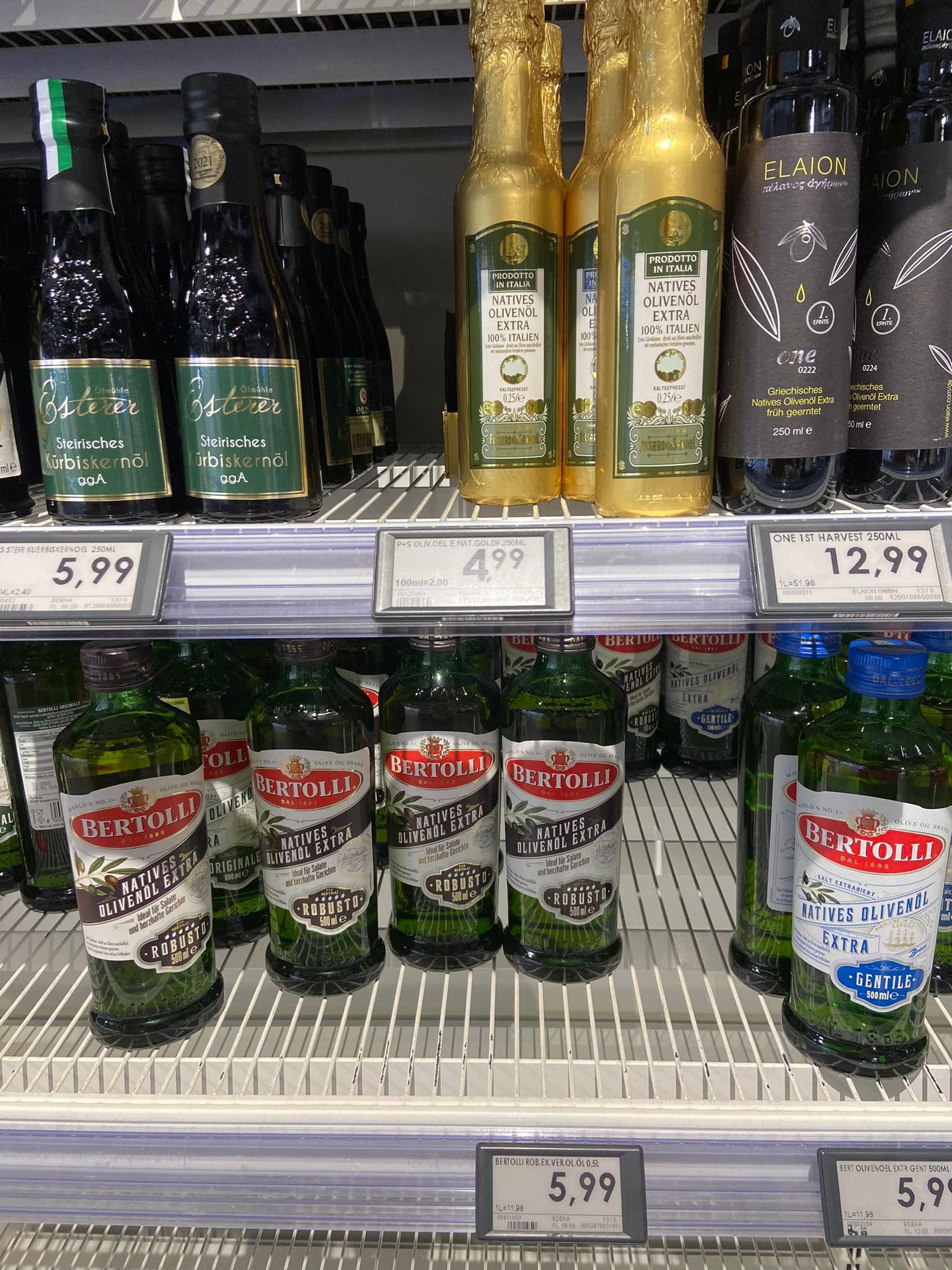 Các mặt hàng ở Đức đều tăng giá, từ bột mỳ đến các loại dầu ăn olive. Ảnh: Thùy Chi.