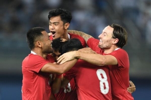 Malaysia và Indonesia gây bất ngờ ở vòng loại Asian Cup