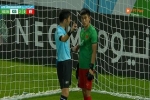 Thủ môn bất đắc dĩ của U23 Việt Nam chia sẻ thật lòng về trọng tài