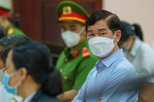 Ông Trần Vĩnh Tuyến được giảm một năm tù