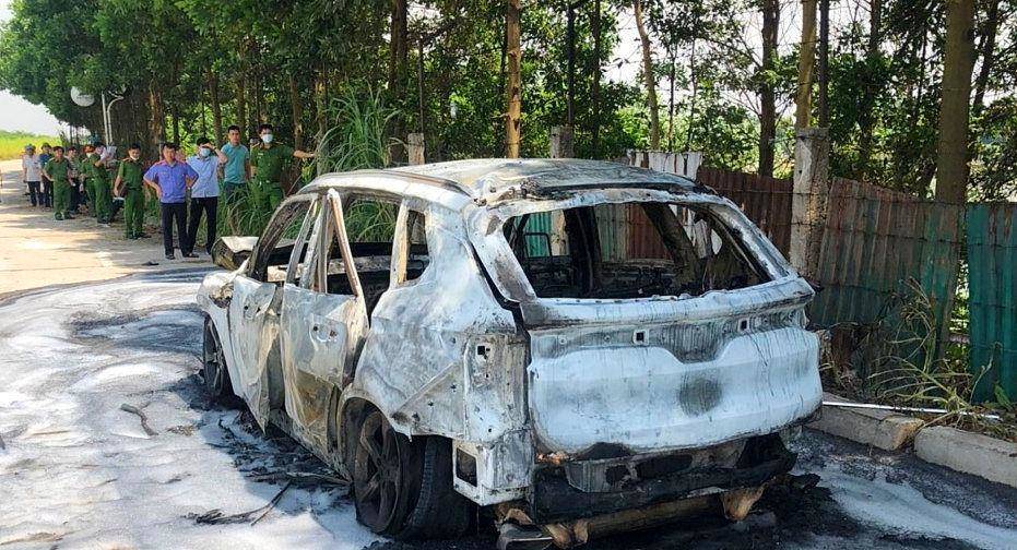 Vụ thi thể cháy đen trong xe ô tô ở Vĩnh Phúc: Nạn nhân là giám đốc công ty xây dựng - 1