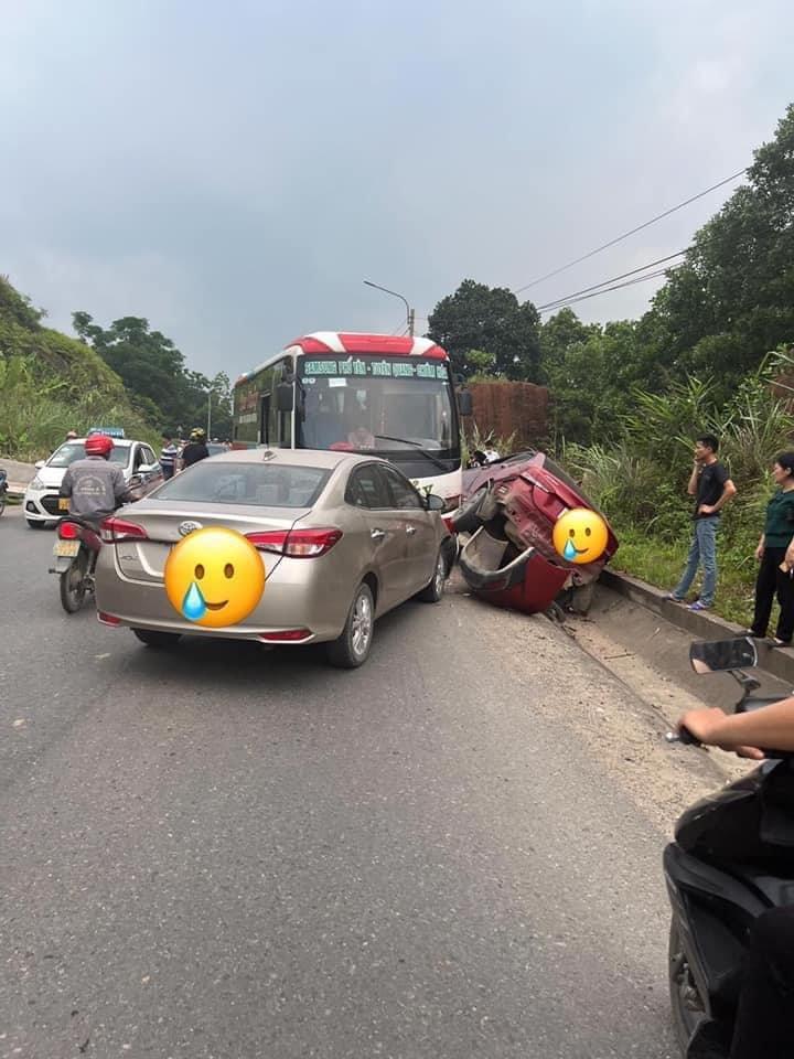 Khoảnh khắc kinh hoàng: Xe khách lấn làn, vượt ẩu, gây tai nạn liên hoàn tại Thái Nguyên