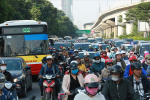 Hà Nội: Thí điểm tách riêng làn ôtô, xe máy trên trục đường Nguyễn Trãi