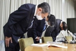 Nhân viên nhậu say làm 'bay màu' dữ liệu cư dân cả thành phố, quan chức thành phố Nhật cúi đầu xin lỗi