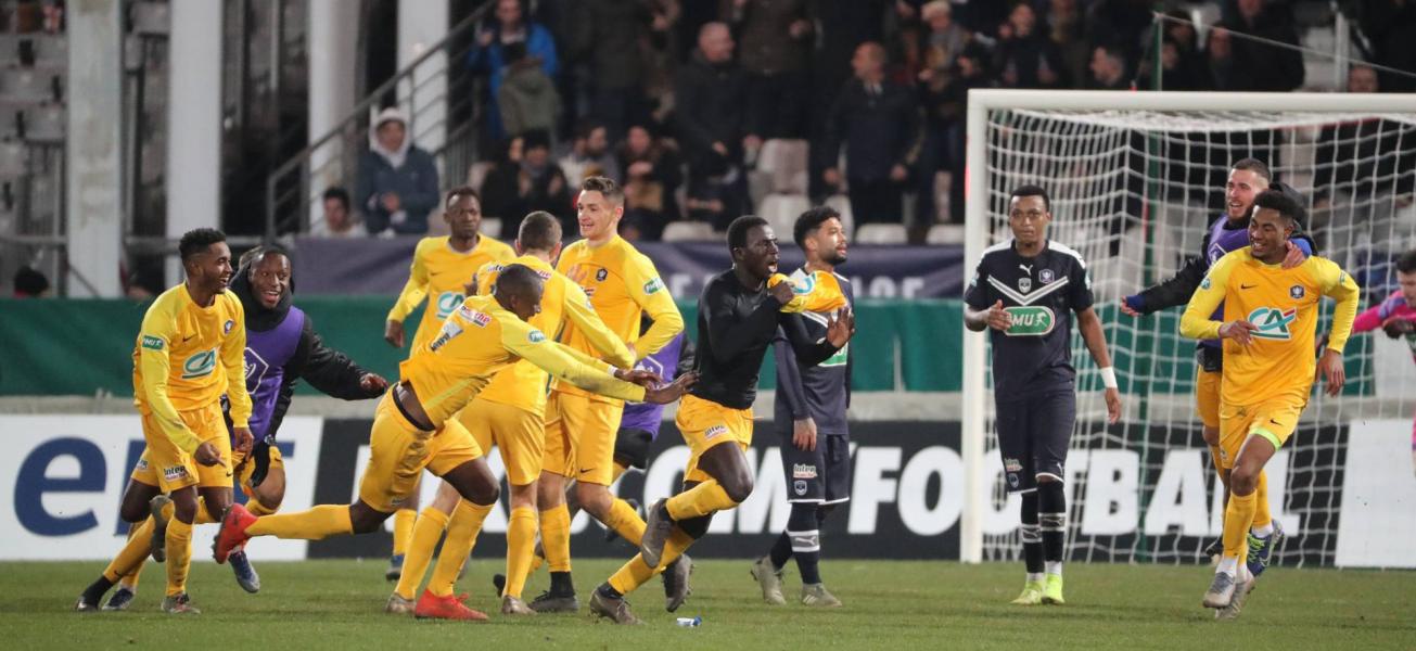 Pau FC tạo cú sốc khi thắng 3-2 trước Bordeaux, đội bóng khi đó chơi ở Ligue 1, tại cúp Quốc gia Pháp 2019/20. Ảnh: FFF.