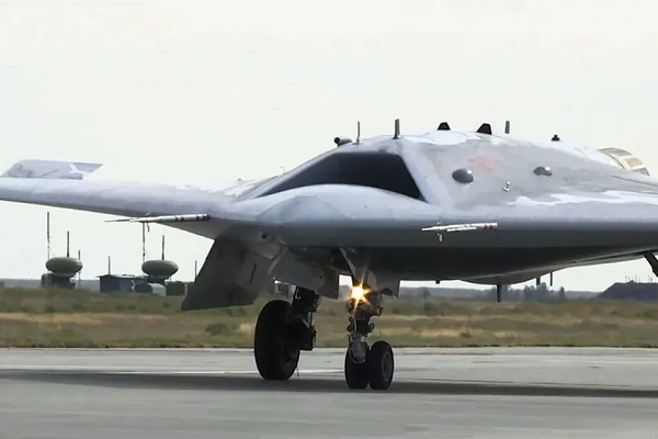 S-70 Okhotnik - 'Thợ săn' của Không quân Nga thách thức mọi đối thủ: Bức màn bí ẩn