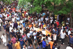 Đám đông tấn công kẻ chặt đầu thợ may giữa chợ ở Ấn Độ
