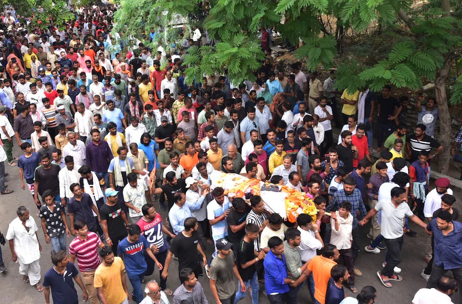 Lễ tang của Kanhaiya Lal ở Udaipur, Ấn Độ, vào ngày 29/6. Ảnh: AP.