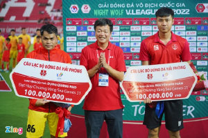 Văn Toản, Quang Nho nhận thưởng 200 triệu đồng