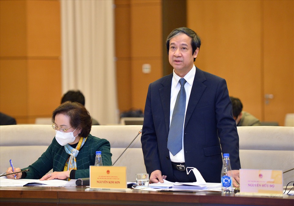 Bộ trưởng Bộ Giáo dục và Đào tạo Nguyễn Kim Sơn.