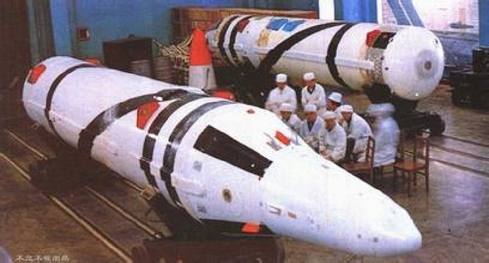 Tên lửa Cự Lang 2 (JL-2) của Trung Quốc.