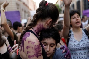 Thủ đoạn của những kẻ lạm dụng tình dục trẻ em ở Tây Ban Nha