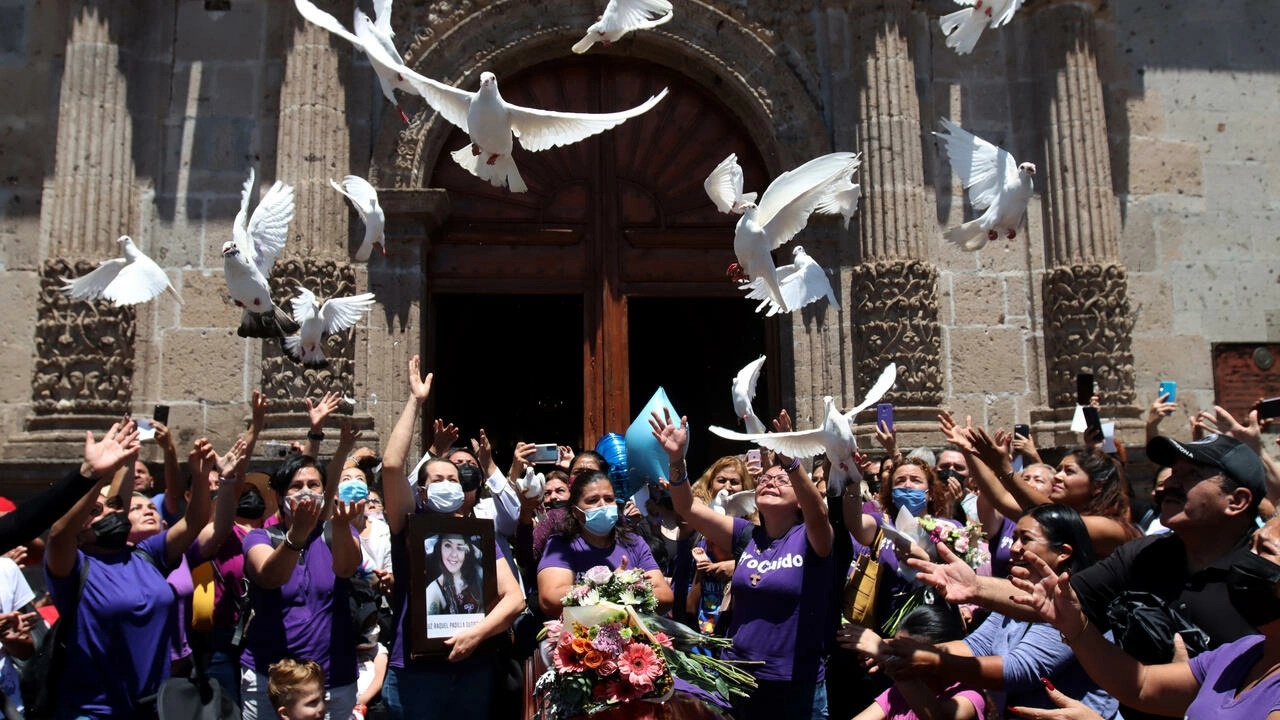 Nhiều người phẫn nộ trước cái chết của cô Luz Raquel Padilla. Ảnh: AFP.