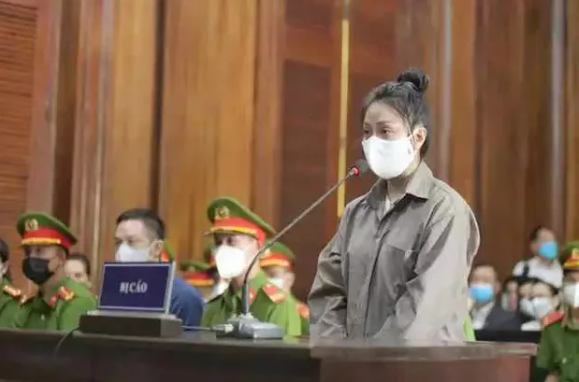 Bị cáo Trang tại phiên tòa (ảnh TL)