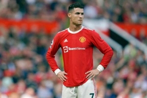 Ronaldo cạn dần khả năng rời Man United