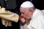 Lời xin lỗi 'lịch sử' của Giáo hoàng Francis