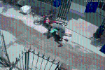 Clip: Trộm xe máy, nam thanh niên bị dân vây bắt như phim hành động