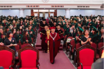 Giám đốc ĐH Quốc gia Hà Nội lên tiếng vụ Hiệu trưởng cầm quyền trượng tại lễ trao bằng tốt nghiệp