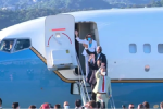 Bà Pelosi lên máy bay rời Đài Loan