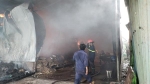 Đồng Tháp: Kho phế liệu ở Sa Đéc bốc cháy dữ dội, lan qua xưởng cơ khí