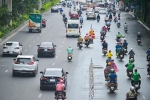 Ngày đầu dựng dải phân cách trên đường Nguyễn Trãi: Giao thông hỗn loạn, xe máy vẫn đi vào làn ô tô
