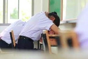 Thí sinh bị điểm 0 tiếng Anh vì ngủ quên thi lại bằng đề dự bị được không?