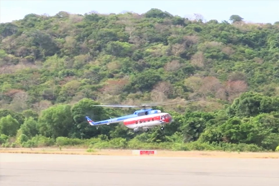 Côn Đảo đã có văn bản đề xuất tăng tần suất các chuyến trực thăng tối thiểu 1 chuyến/ngày để duy trì vận tải đường hàng không. Ảnh: M.C.