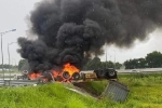 Xe đầu kéo lật ngửa rồi bốc cháy trên cao tốc Hà Nội - Hải Phòng