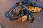 2 ôtô và xe máy va chạm ở Hà Nội, 2 nam thanh niên tử vong