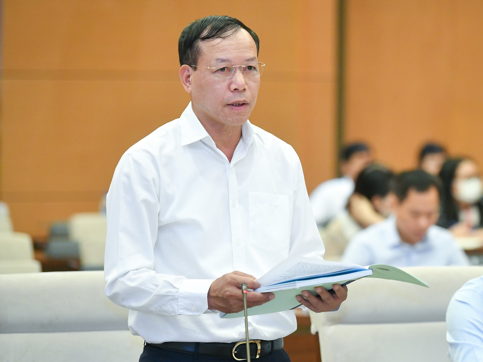 Ông Nguyễn Trí Tuệ phát biểu.