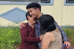 Cậu bé gốc Việt hội ngộ xúc động bên gia đình sau 18 năm thất lạc