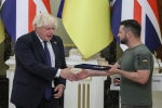 Sắp mất chức, thủ tướng Anh đến Ukraine tìm 'bình yên'