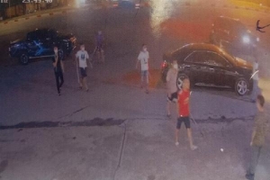 Hà Nội: Xác minh vụ đập phá xe Mercedes trước cây xăng