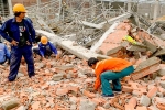 Tường sập đè chết 3 người ở Bình Định