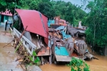 Hai người bị thương, hàng chục nhà đổ sập vì mưa lũ ở Hà Giang