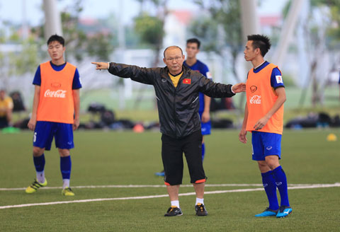 Đội hình dự kiến ĐT Việt Nam vs Singapore: Văn Quyết đi tìm sự khẳng định