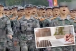 Học sinh 'dở khóc dở cười' khi nhà trường thông báo học quân sự online