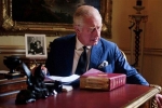 Hoàng gia Anh công bố bức ảnh chính thức đầu tiên của Vua Charles III
